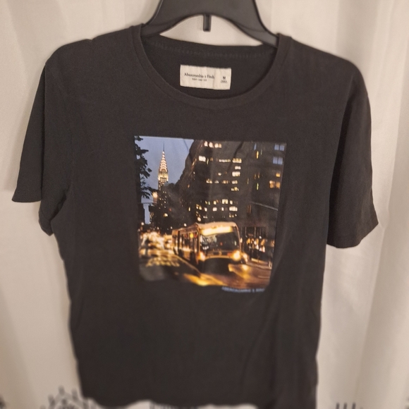 Abercrombie & Fitch graphic NYC soft tee size Medium - Picture 6 of 8